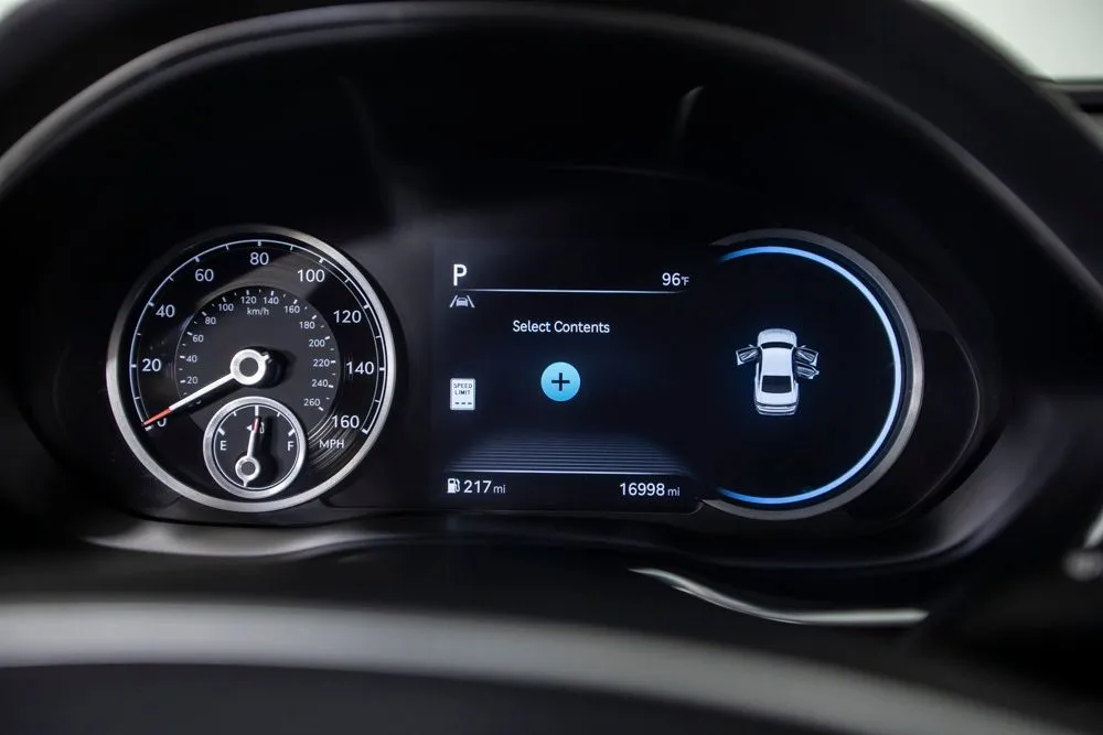 Genesis G80 photo 25