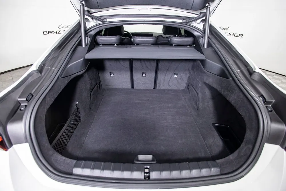 BMW i4 photo 5