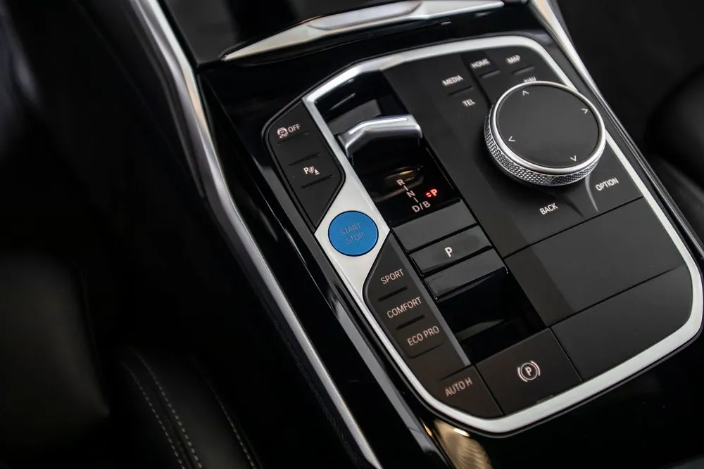 BMW i4 photo 33