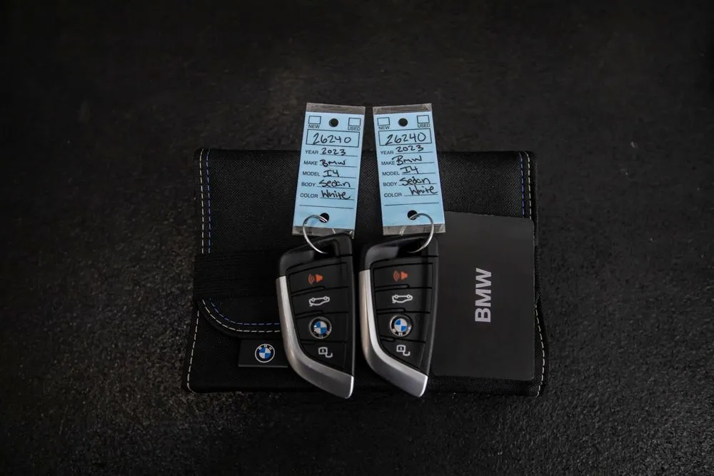 BMW i4 photo 43