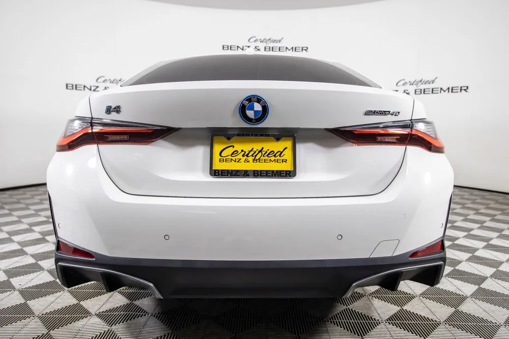 BMW i4 photo 4