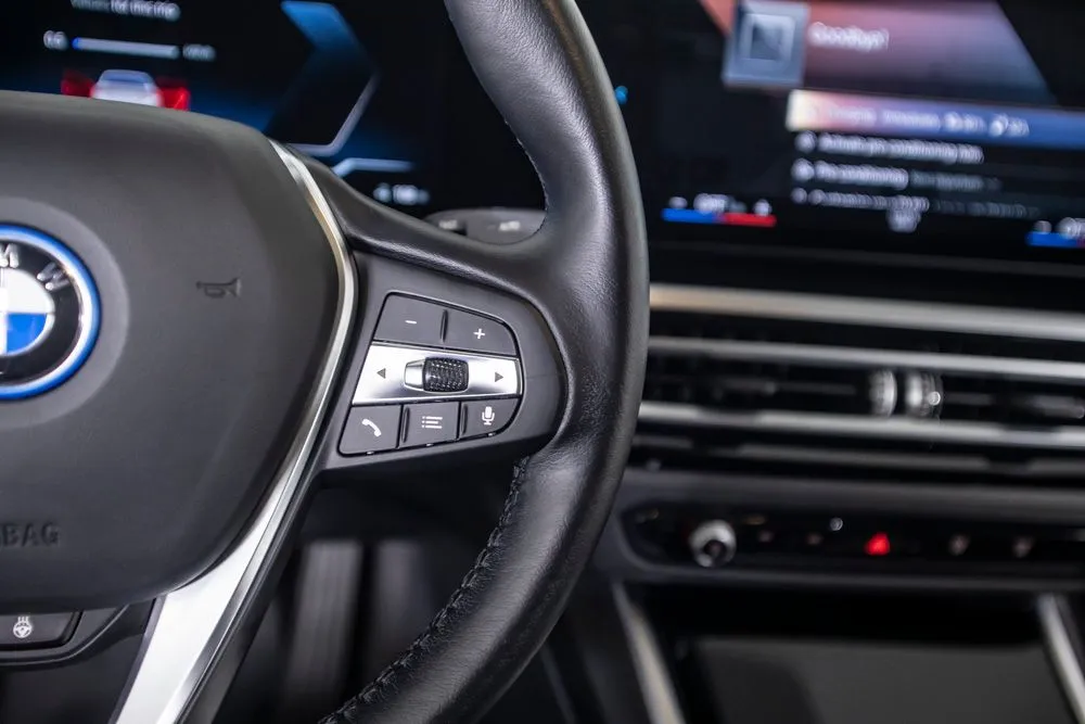 BMW i4 photo 37