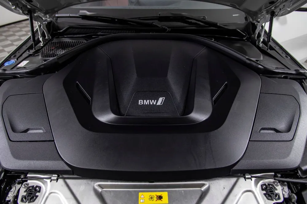 BMW i4 photo 40
