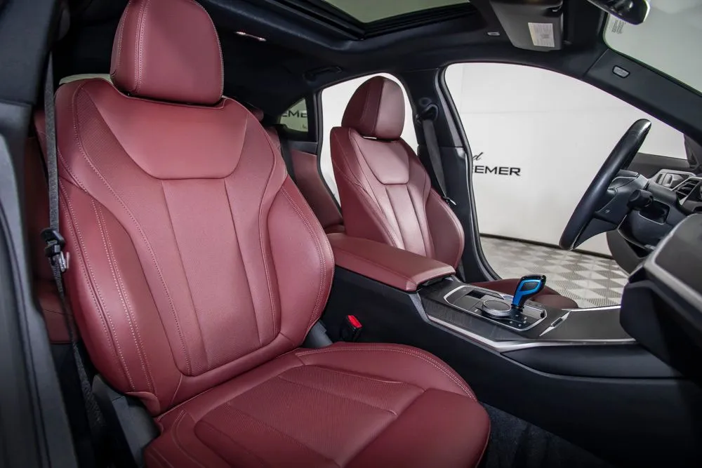 BMW i4 photo 16