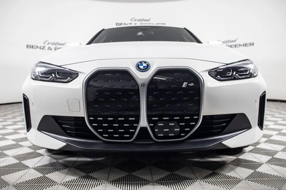 BMW i4 photo 5