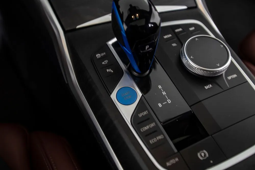 BMW i4 photo 34