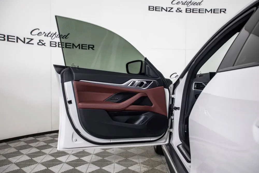 BMW i4 photo 17