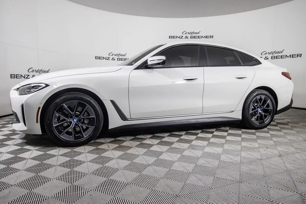 BMW i4 photo 9