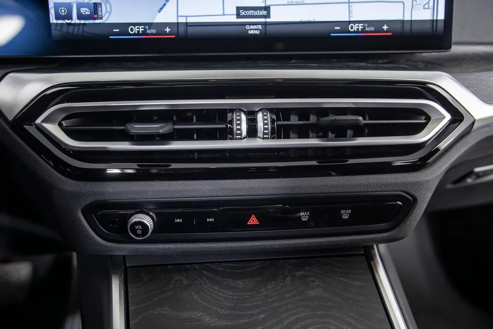 BMW i4 photo 31