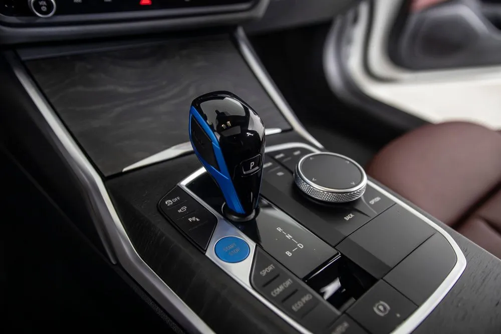 BMW i4 photo 32