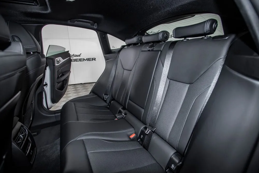 BMW i4 photo 14