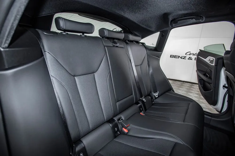 BMW i4 photo 15