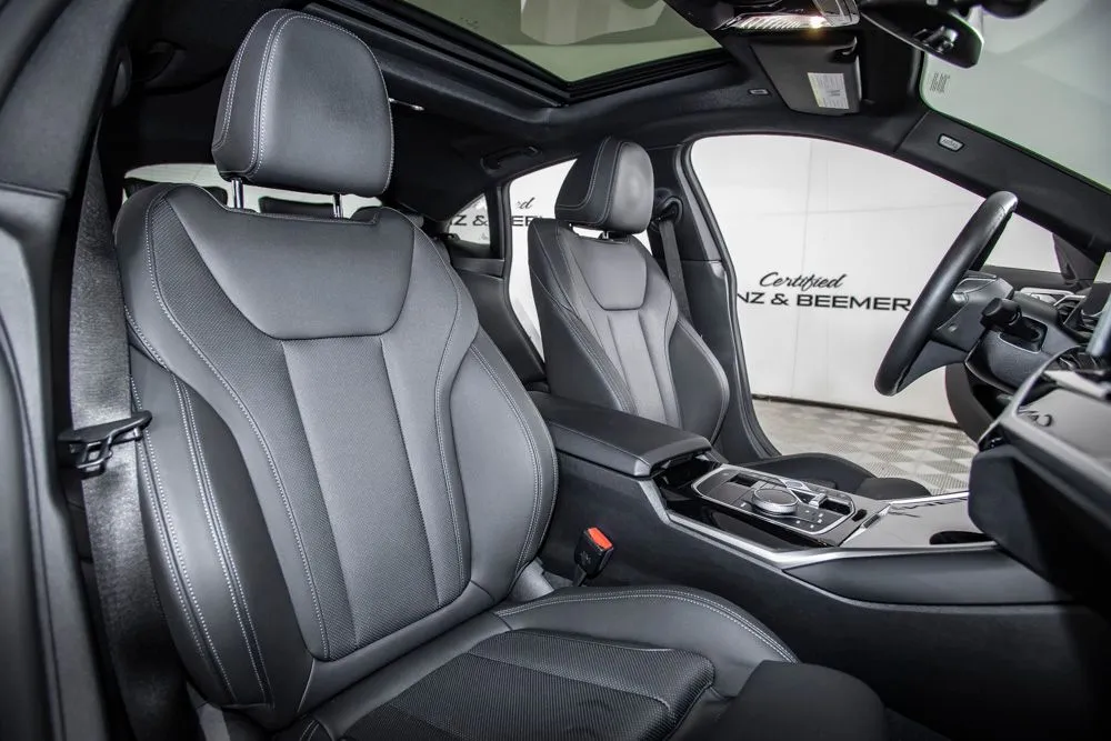 BMW i4 photo 16