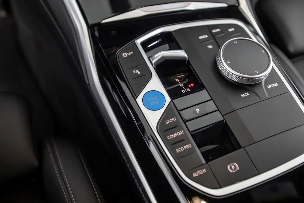 BMW i4 photo 33
