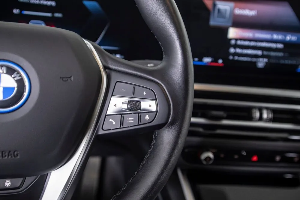 BMW i4 photo 37
