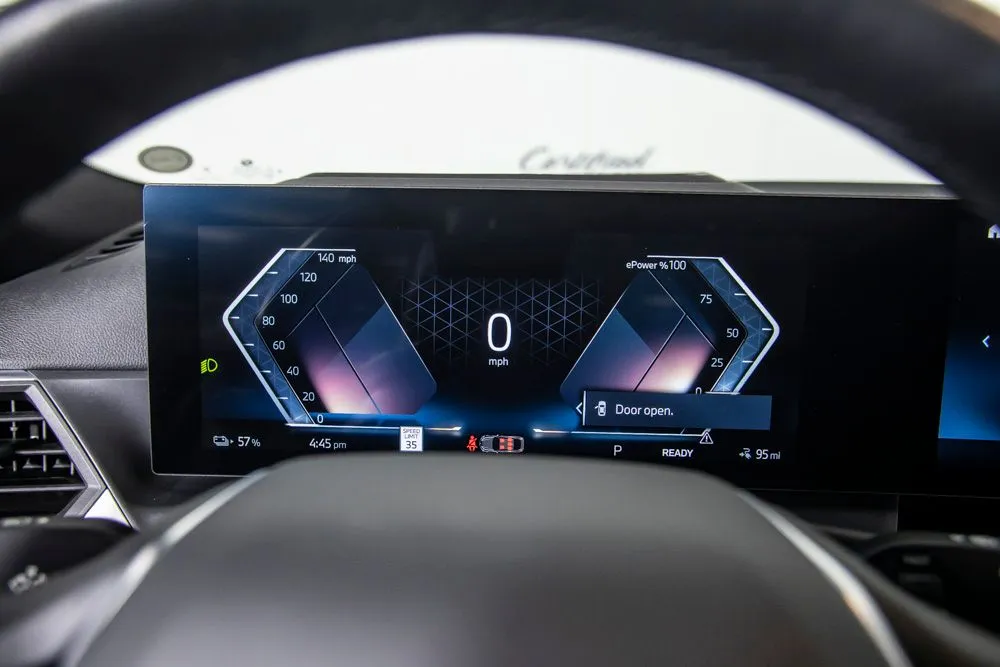 BMW i4 photo 23