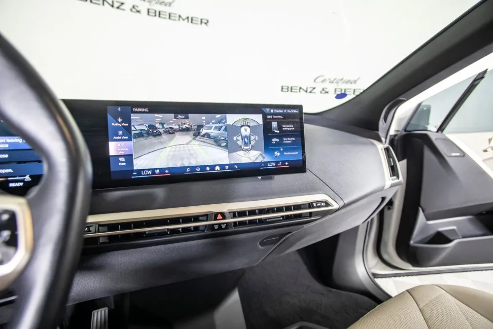 BMW iX photo 33