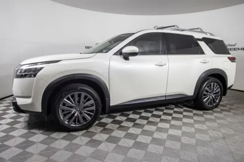More photos of 2023 Nissan Pathfinder SL at Certified Benz & Beemer, AZ