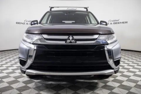 More photos of 2018 Mitsubishi Outlander ES at Certified Benz & Beemer, AZ