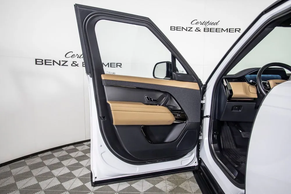Land Rover Range Rover Sport photo 21