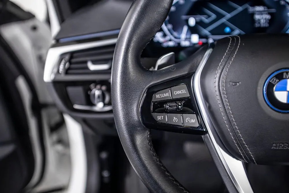 BMW 5 Series photo 38