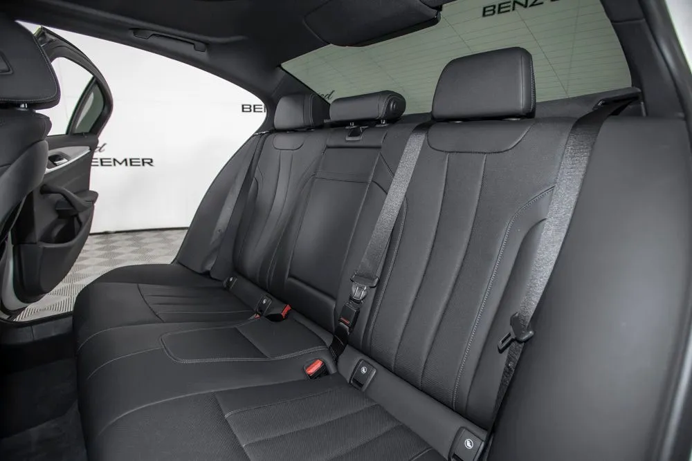 BMW 5 Series photo 14