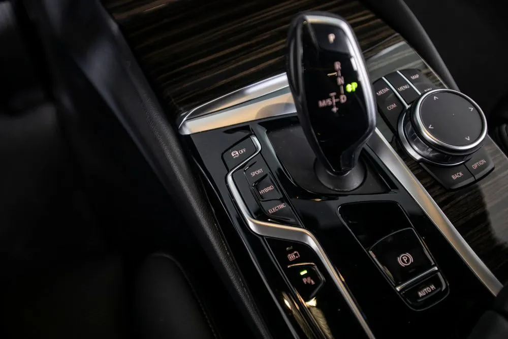 BMW 5 Series photo 32