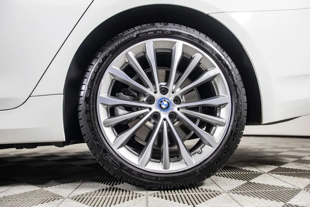 BMW 5 Series photo 43