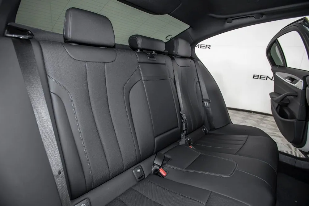 BMW 5 Series photo 15