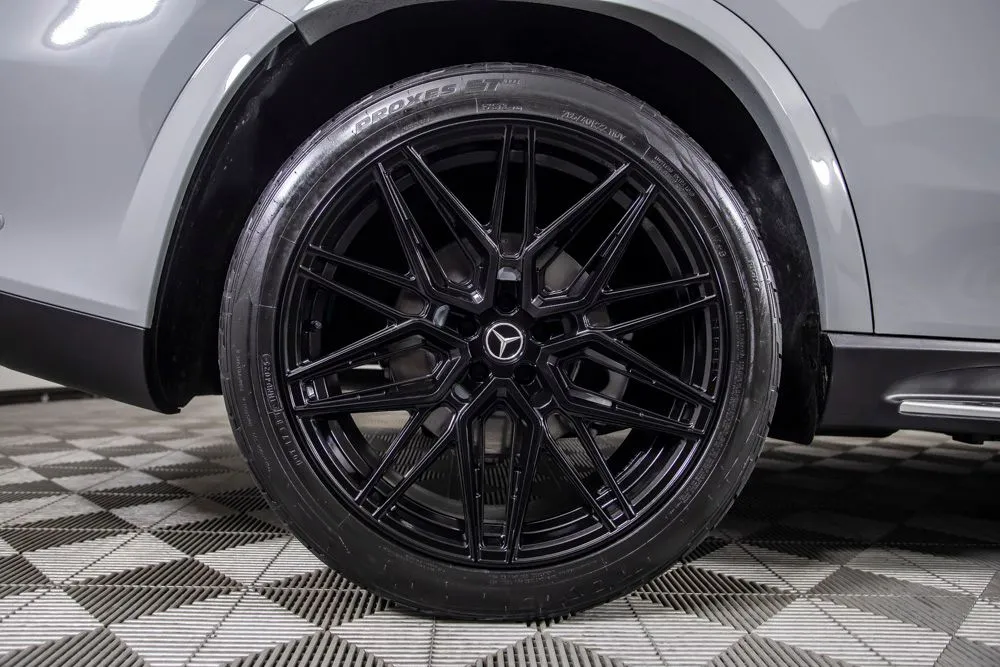Mercedes-Benz GLS photo 43