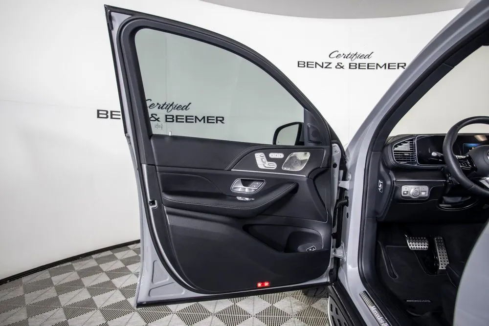 Mercedes-Benz GLS photo 21