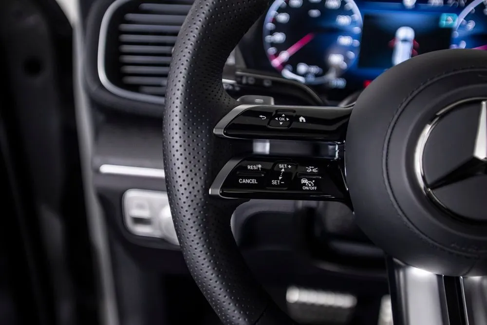 Mercedes-Benz GLS photo 39
