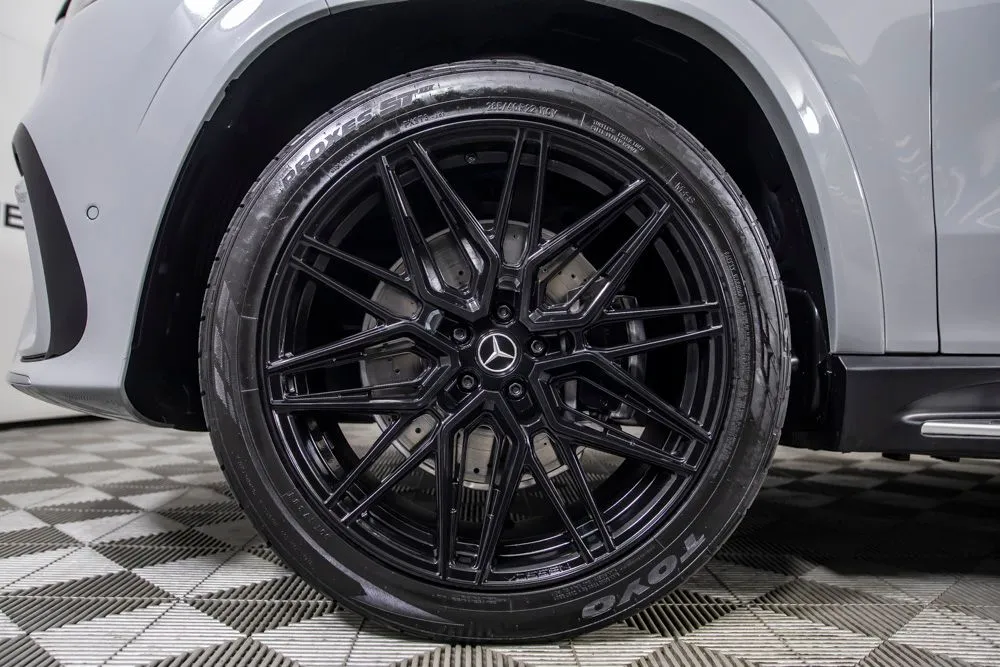 Mercedes-Benz GLS photo 41