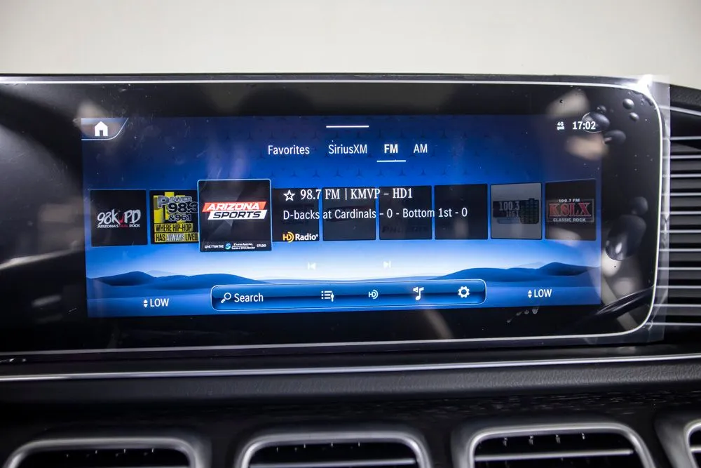Mercedes-Benz GLS photo 29