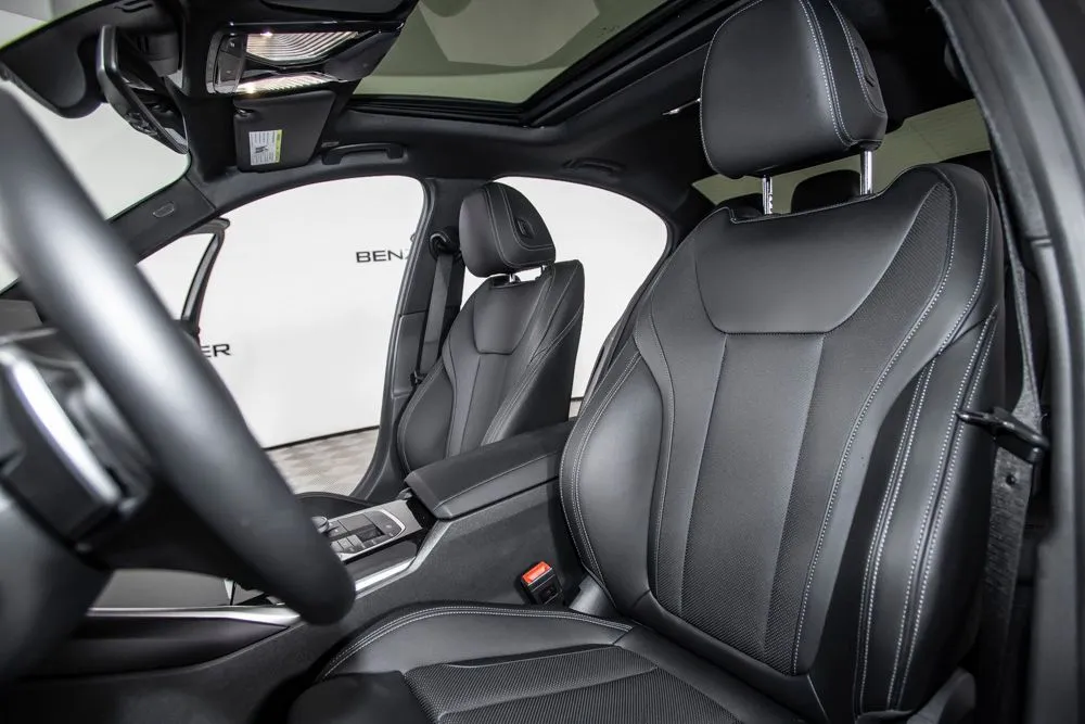BMW 3 Series photo 13