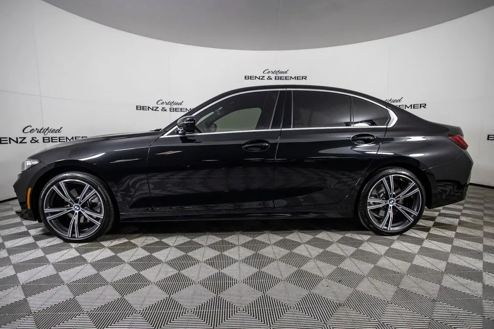 BMW 3 Series photo 10
