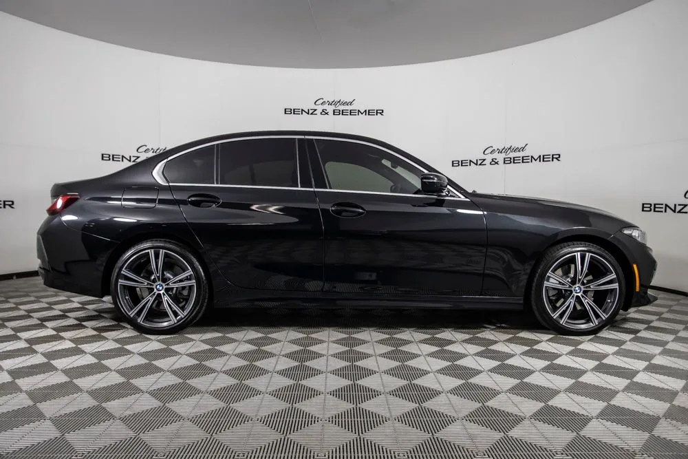 BMW 3 Series photo 3