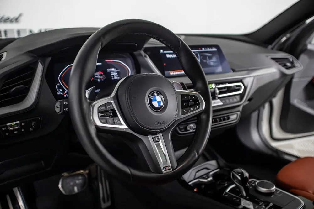 BMW 2 Series photo 21