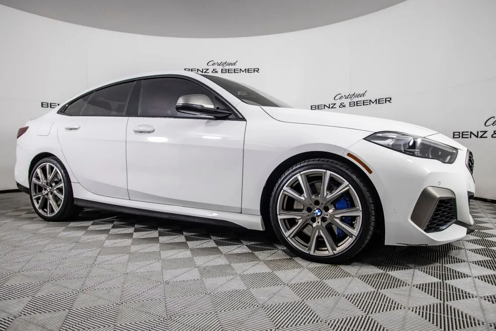 BMW 2 Series photo 2