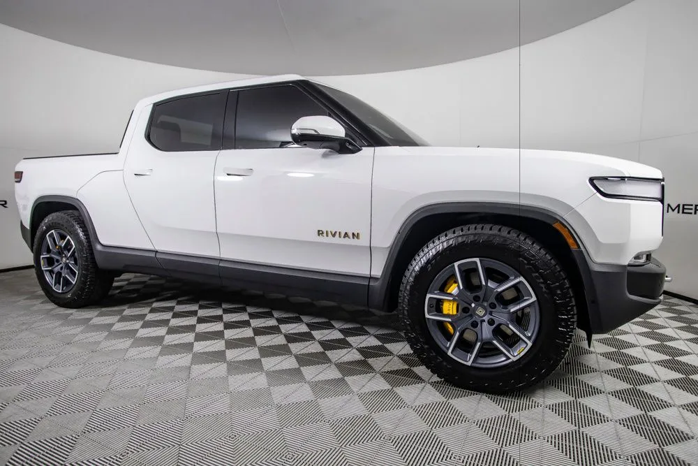 Rivian R1T photo 2