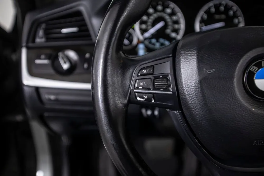 BMW 5 Series photo 37