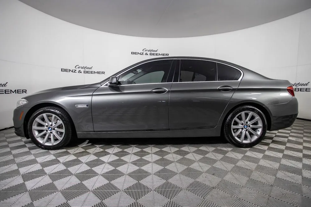 BMW 5 Series photo 10