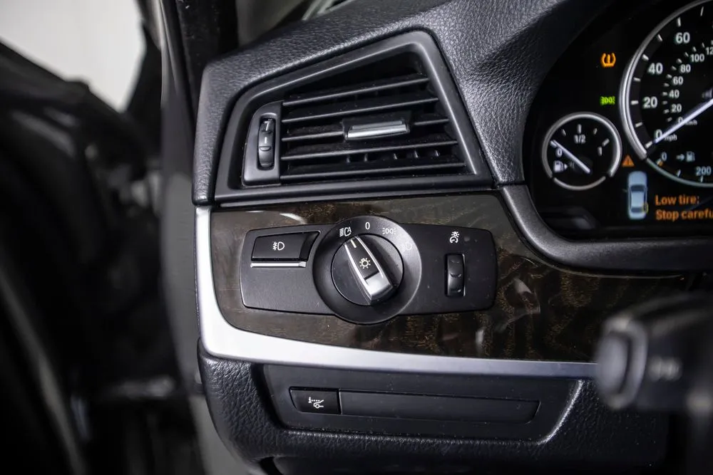 BMW 5 Series photo 35