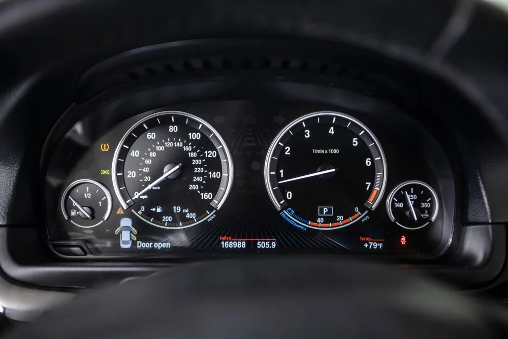 BMW 5 Series photo 25