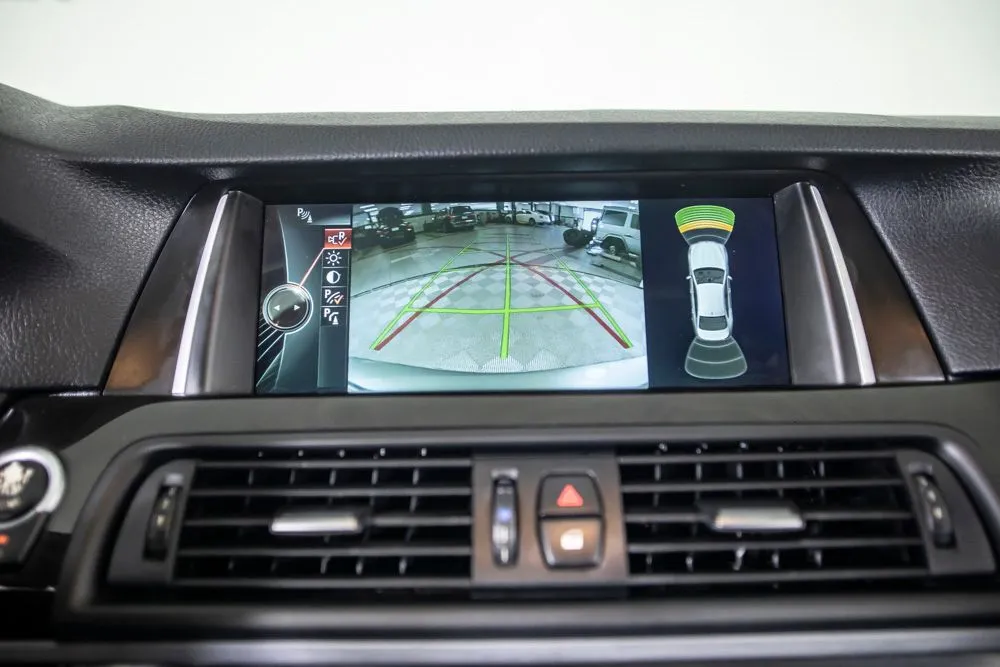 BMW 5 Series photo 27
