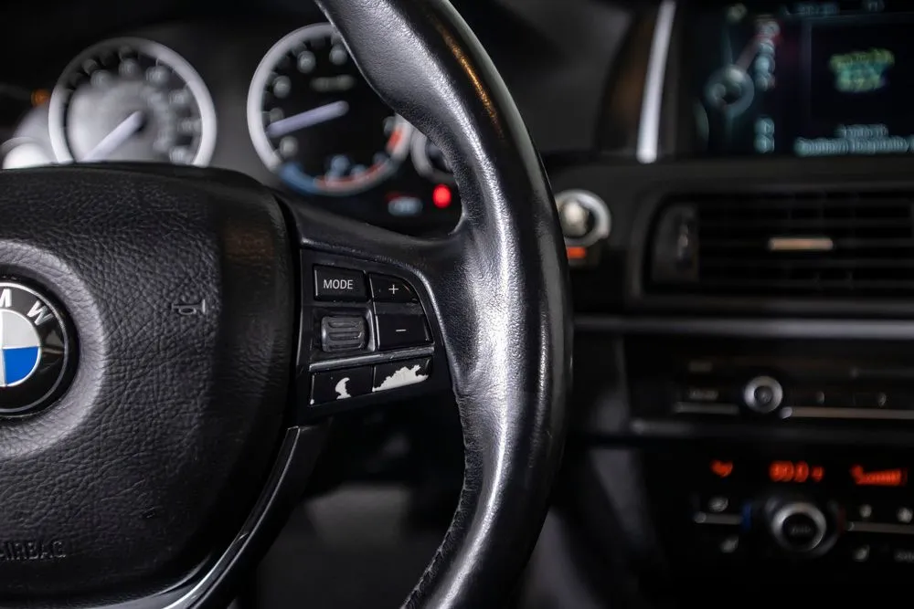 BMW 5 Series photo 38