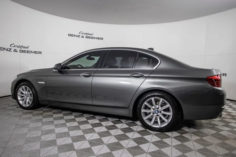 BMW 5 Series photo 11
