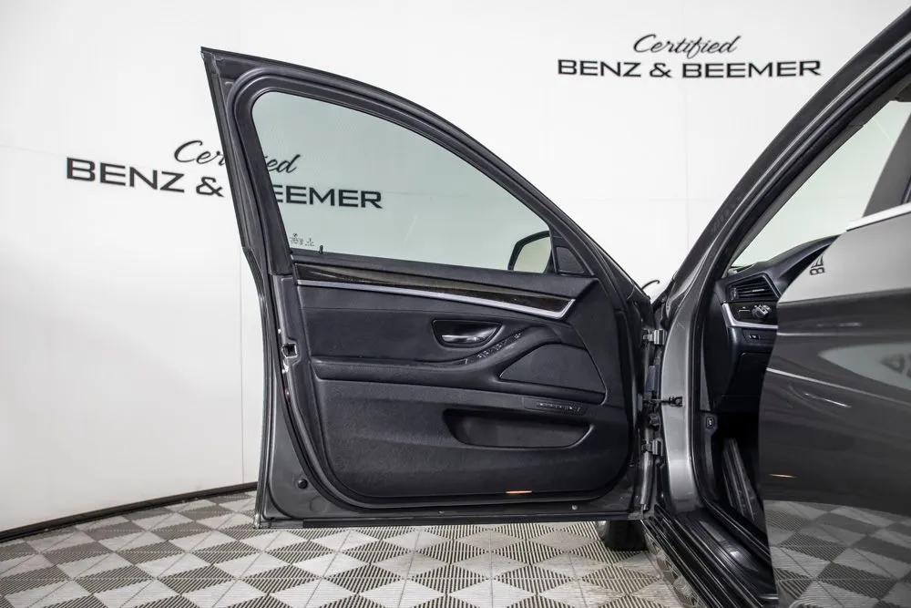 BMW 5 Series photo 17