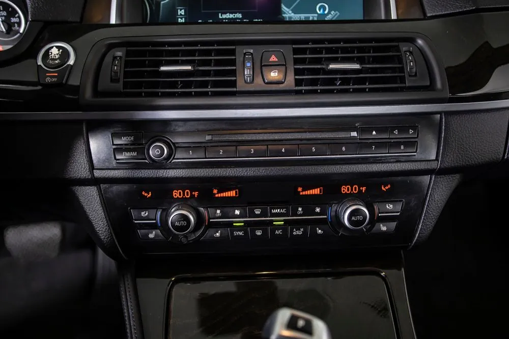 BMW 5 Series photo 29