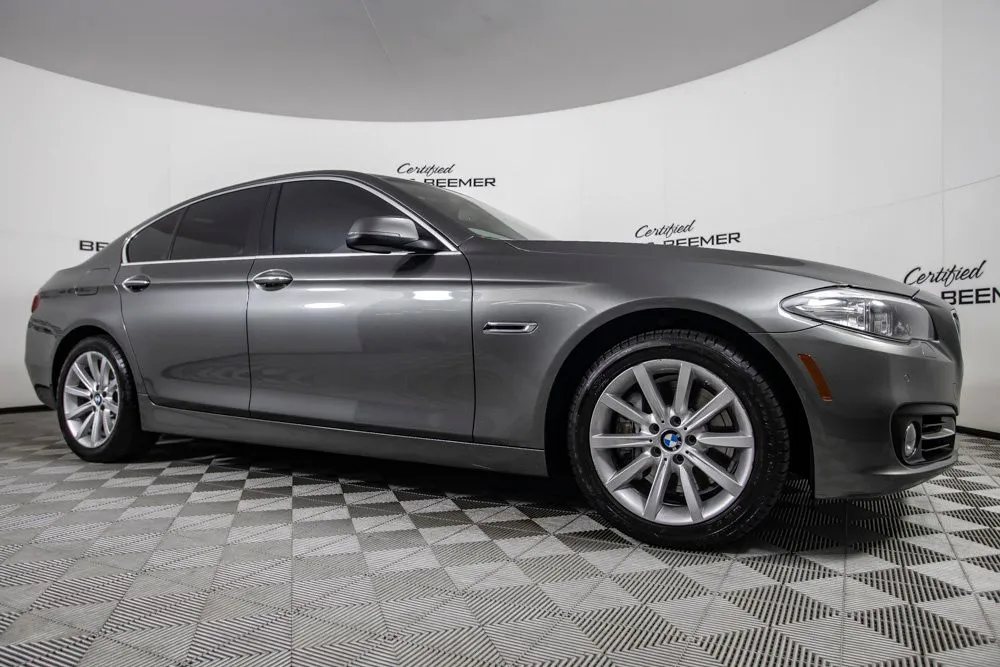 BMW 5 Series photo 2